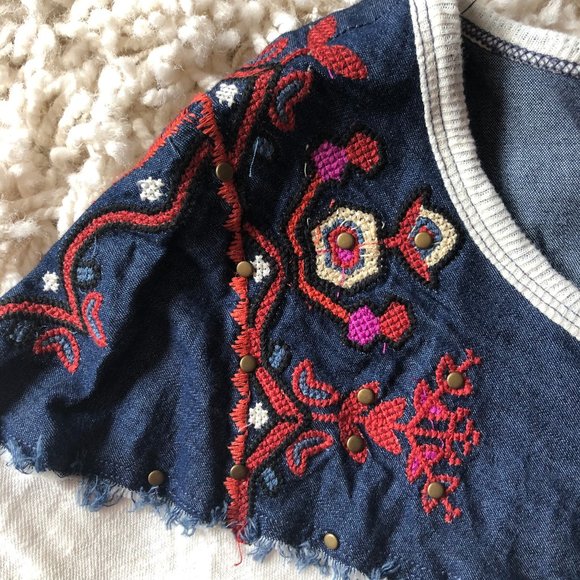 Embroidered Free People 3/4 Sleeve Henley - Picture 4 of 7